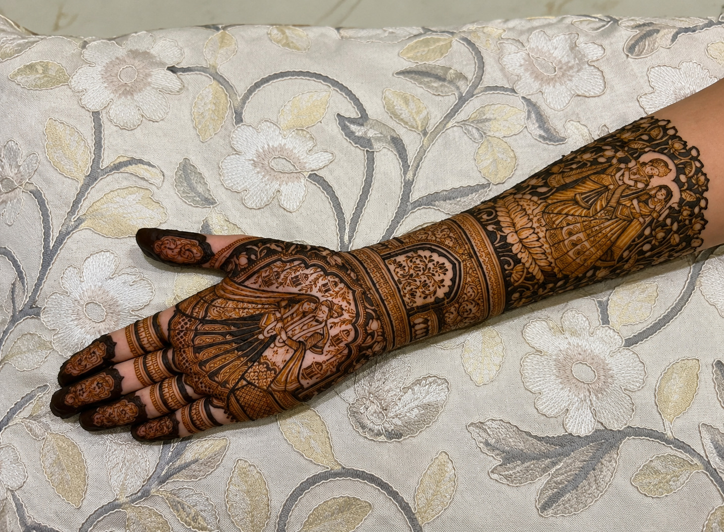 Why Natural Mehndi for Brides Is Better Than Chemical Henna